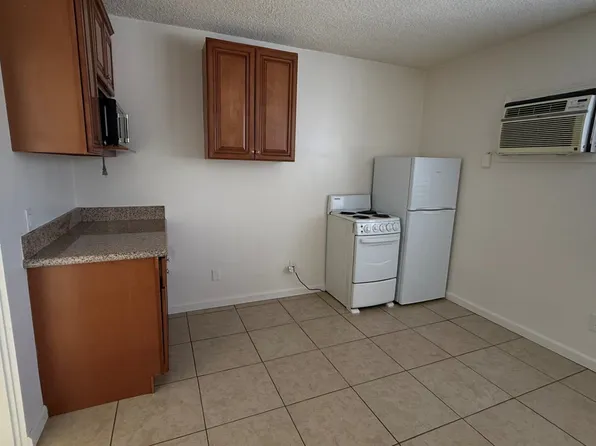 588 E. Mel Avenue - Hermosa Palms, 588 E Mel Ave #21, Palm Springs, CA 92262