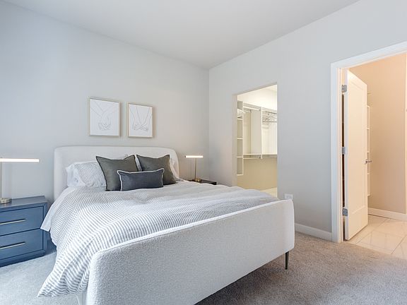 4th image of 926 Maple Ave #442