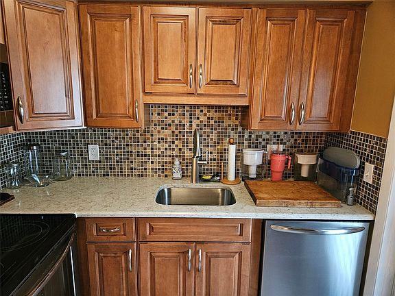 2nd image of 777 SE 2nd Avenue #D121