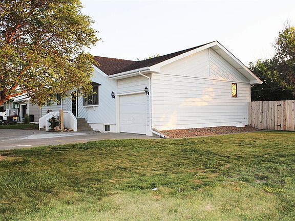 3rd image of 1213 Haney Dr