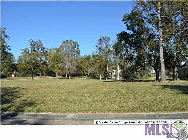 1st image of 0 Saint Andrews Ct W