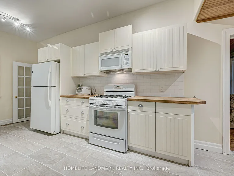 2174 New St — Photo 11