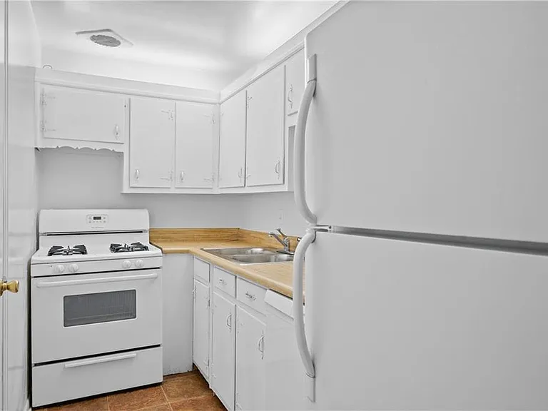 11 Peachtree Hills Ave NE #B5 — Photo 6