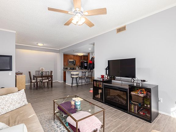 4th image of 2035 S Elm St Unit 131
