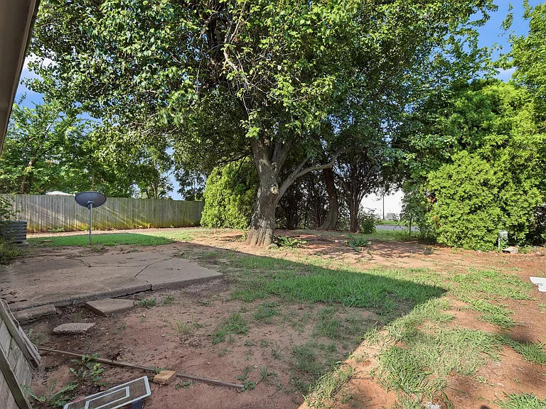 905 Craig Dr — Photo 19