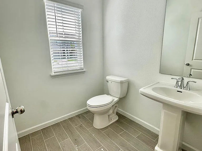 380 Belfort Ct — Photo 11