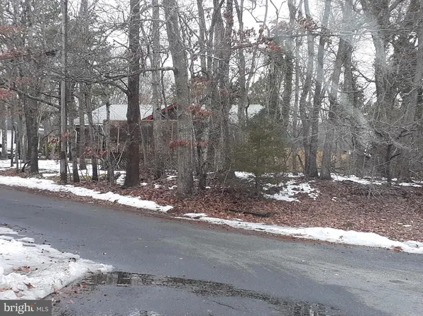 3 Demaret Ct, Little Egg Harbor, NJ 08087