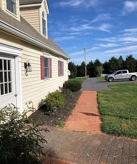 6297R White Rock Rd — Photo 2