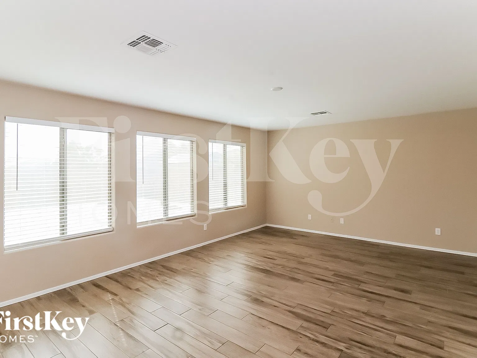 4 bed, 3.0 bath, 2879 sqft, $2,380 — Photo 2
