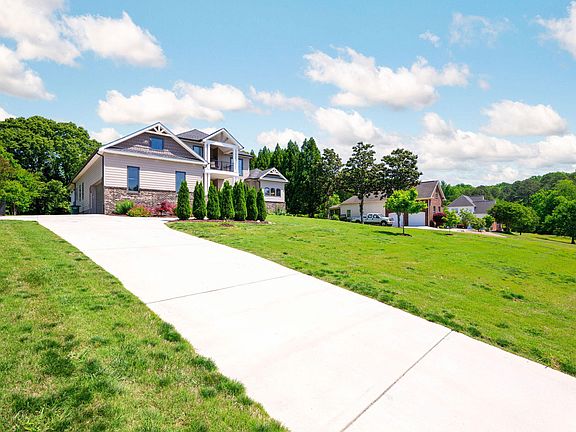 4th image of 219 Overlook Dr