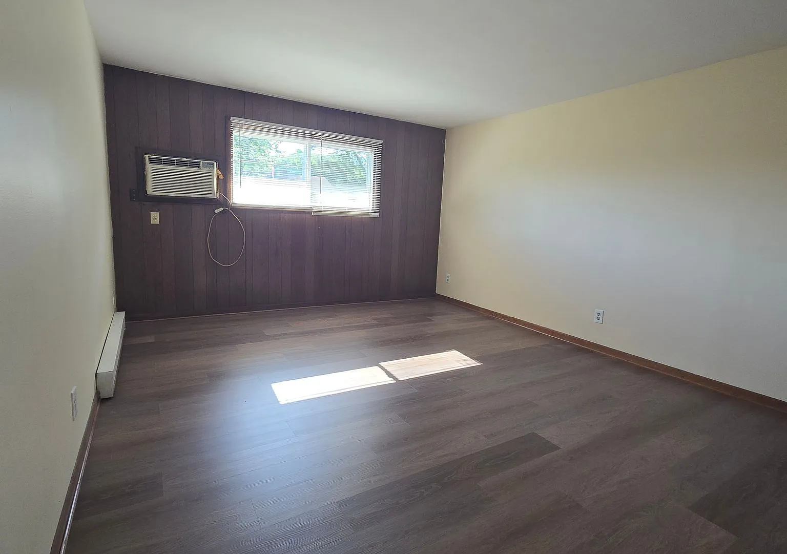 Carnaby Square Apartments — Photo 3