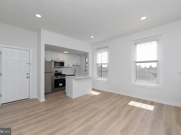 9 E Holly Ave, Oaklyn, NJ