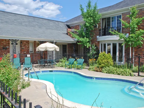 2306 W Forteen Mile Rd #1, Royal Oak, MI 48073