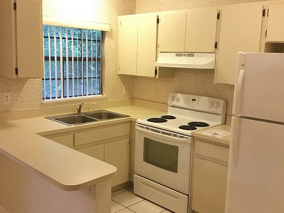 4th image of 9323 N Edison Ave