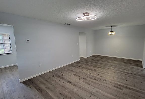 3rd image of 108 Holland St