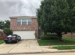 9201 Goldenview Dr, Fort Worth, TX 76244