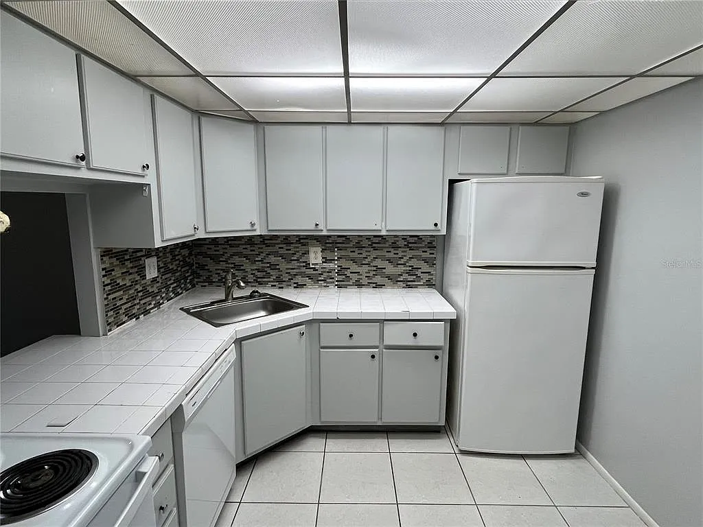 1 bed, 1.0 bath, 714 sqft, $1,300 — Photo 3