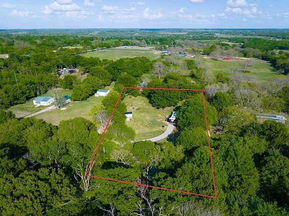 4th image of 642 Smith Oak Rd