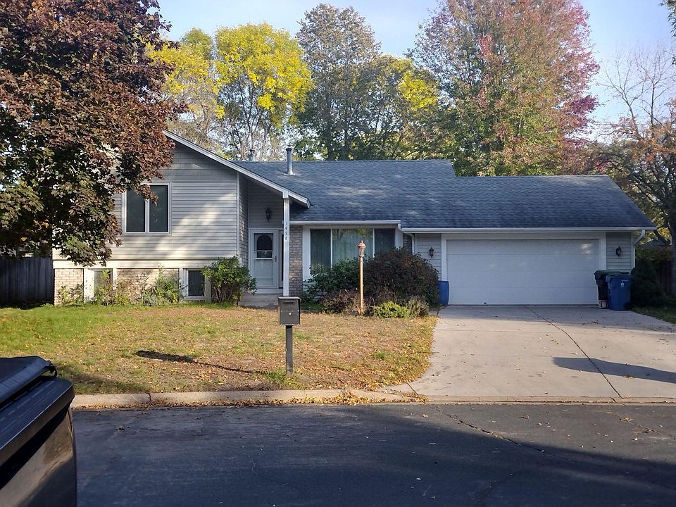 1st image of 1450 66th Ave NE