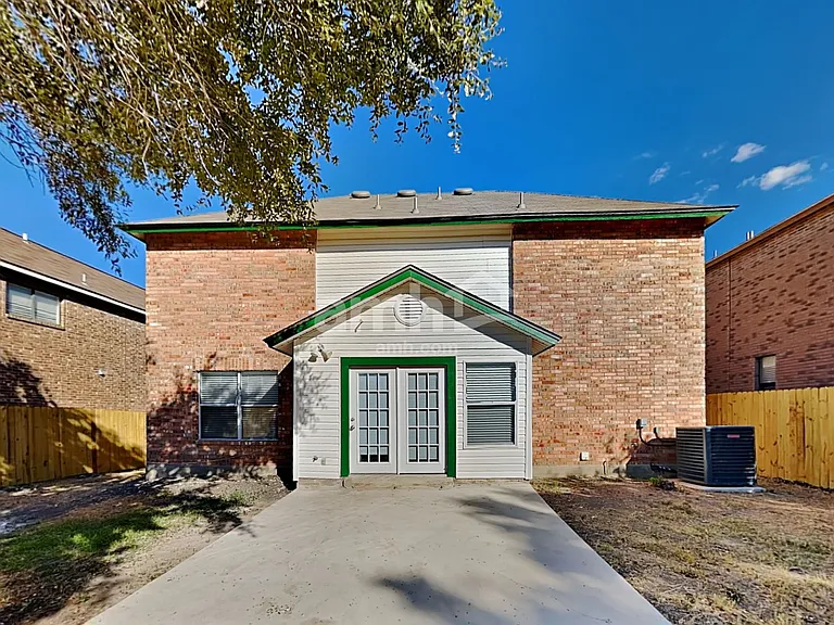8135 Chestnut Manor Dr — Photo 18