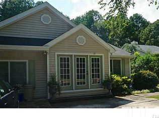104 Standish Dr #B, Chapel Hill, NC 27517