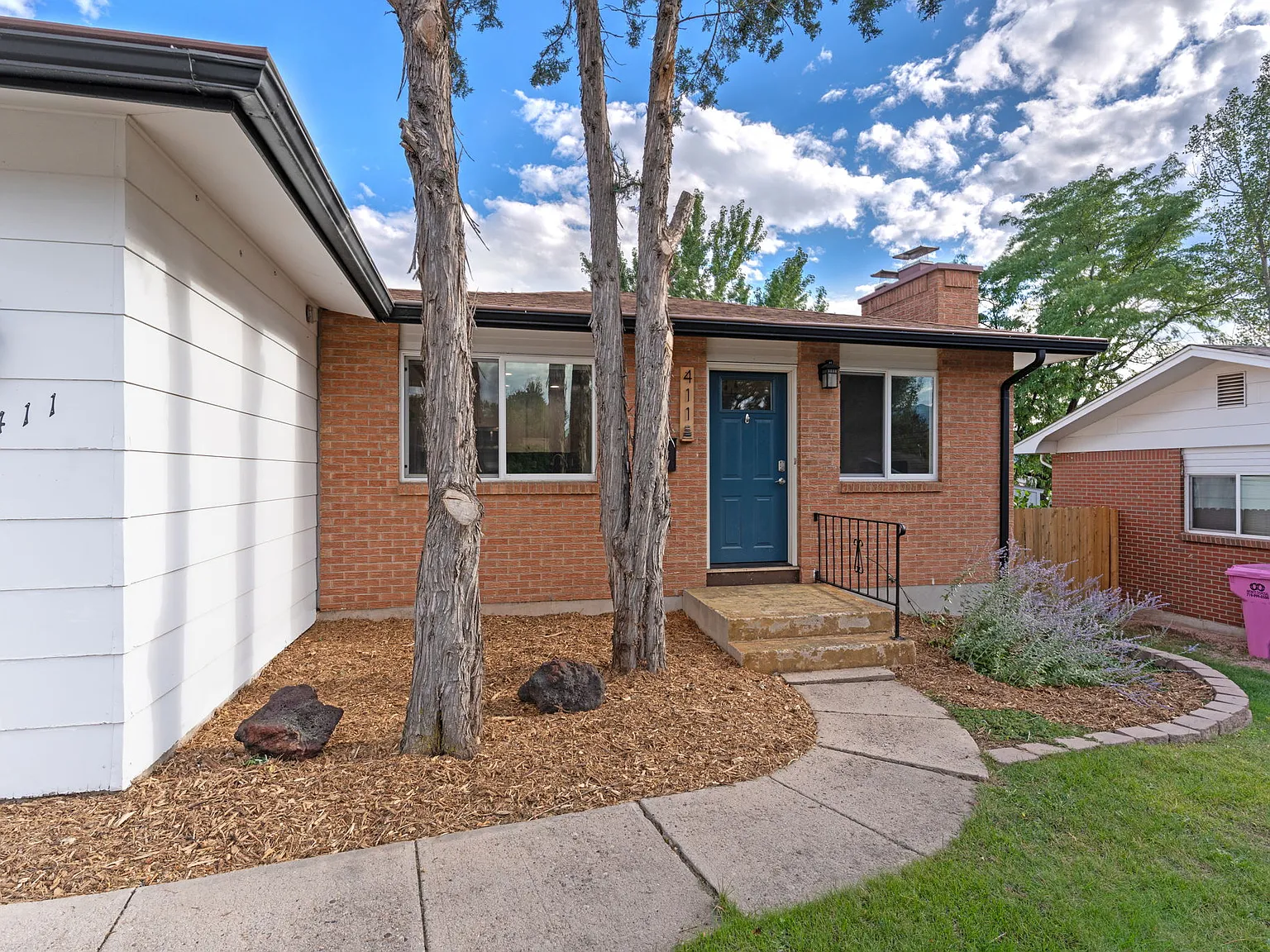 3 bed, 2062 sqft, $2,600 — Photo 2
