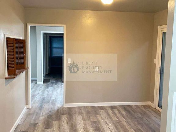 4th image of 67 E Fulton St
