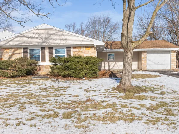 381 Greendale Dr, Valparaiso, IN 46385