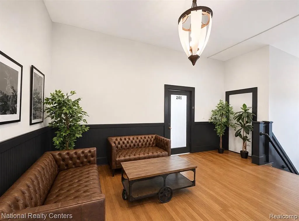 1 bed, 1.0 bath, 1000 sqft, $1,500 — Photo 4