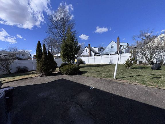 5th image of 219-19 112th Rd