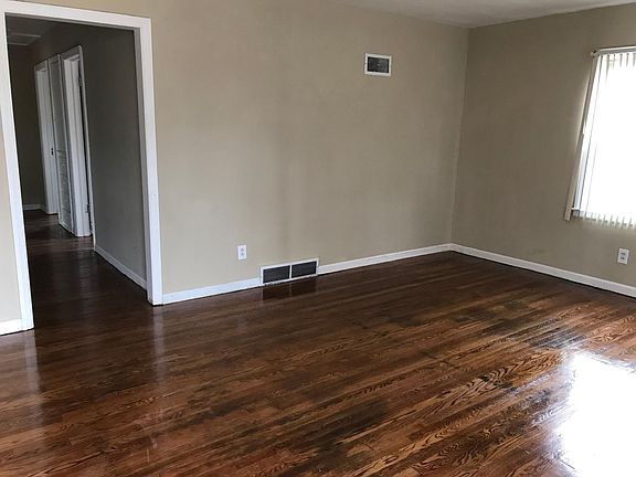 2nd image of 4230 Forest Ave