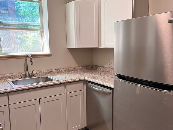 3rd image of 2558 Madison Rd APT 11