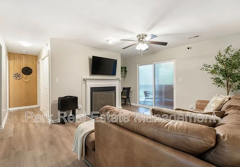600 Audubon Lake Dr #1A22 — Photo 3