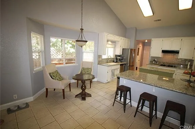 379 Brookside Dr — Photo 6