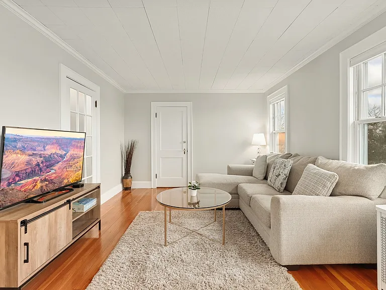54 Edgecliff Rd #2 — Photo 2