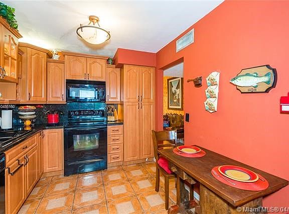 3rd image of 439 Lakeview Dr APT 203
