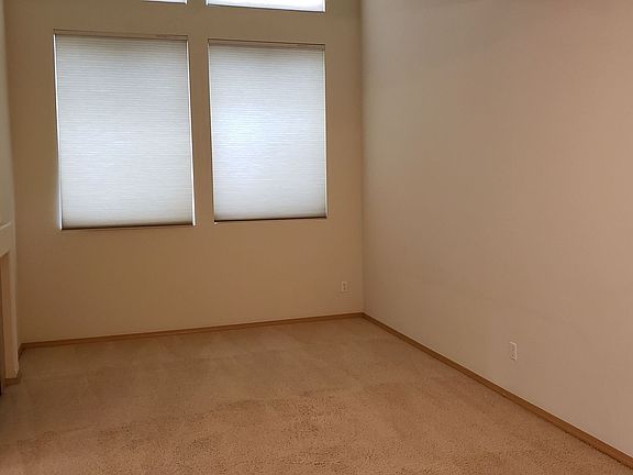 3rd image of 2025 Garry Oaks Ave Unit C