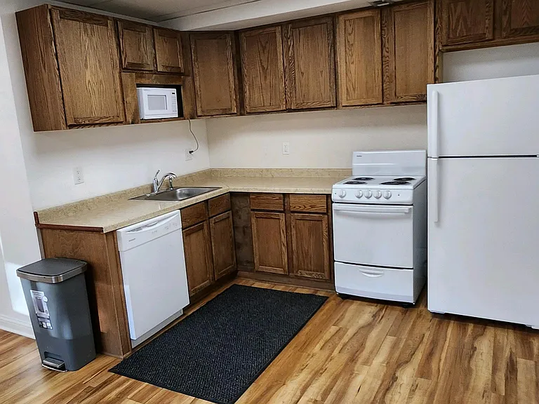 618 Main St #1 — Photo 8