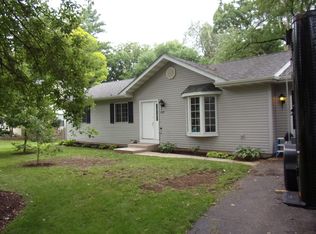 209 Kohl Ave, Spring Grove, IL 60081