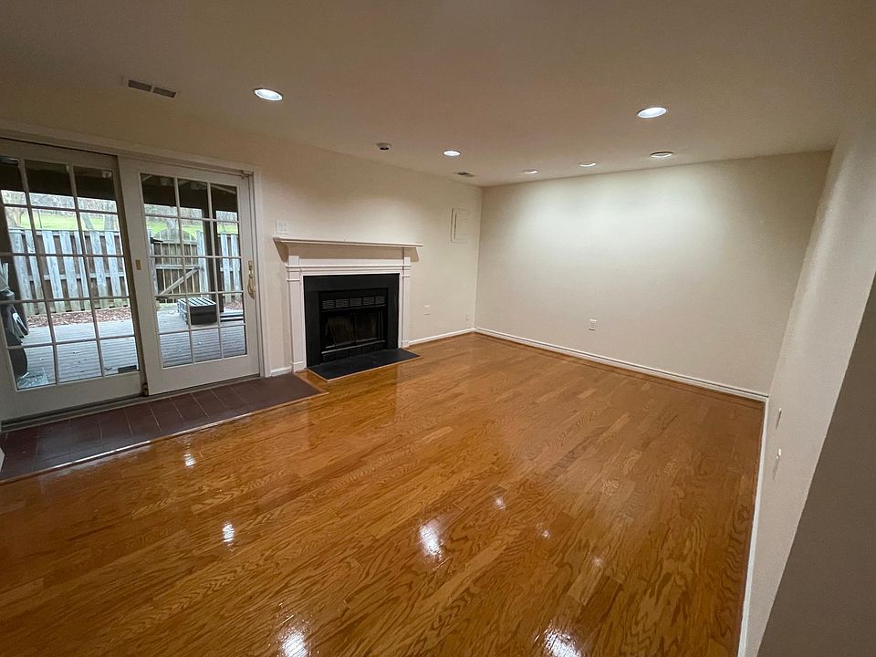 1st image of 5712 Gladden Ct