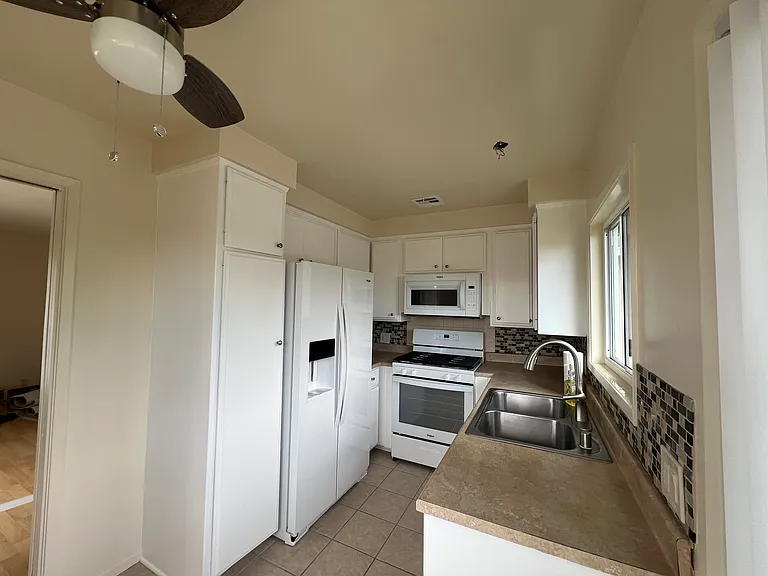 611 E San Jose Ave #D — Photo 6