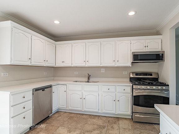 5th image of 8199 Dartmouth Ln