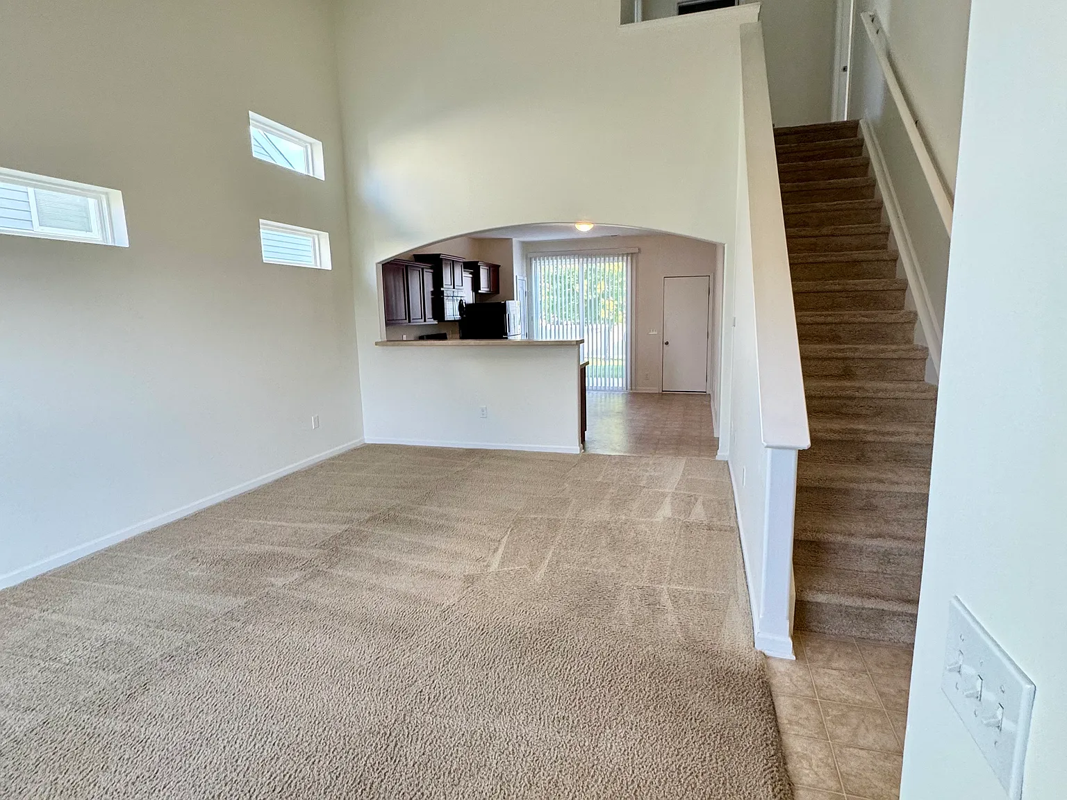 3 bed, 2.5 bath, 1428 sqft, $2,350 — Photo 2