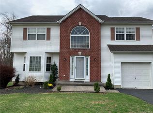 1007 Summit Wood, New Windsor, NY