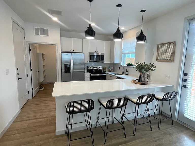 Alves Ln — Photo 2