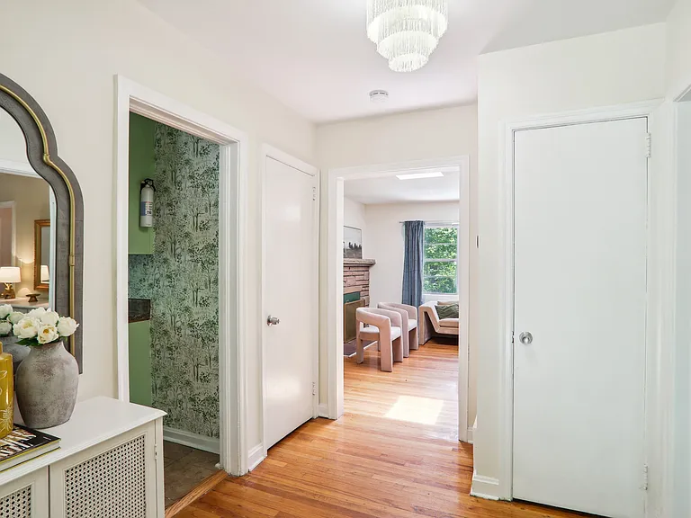 24 Grove Park Pl NW — Photo 9