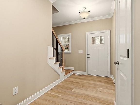 4th image of 3961 Rookwood Ln