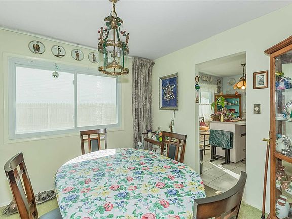 5th image of 23 Glen Ln