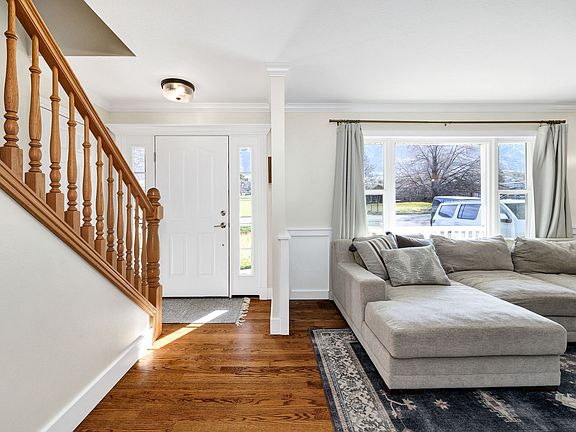 3rd image of 385 N 300 E