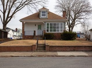 20 Oswald St, Pawtucket, RI 02861